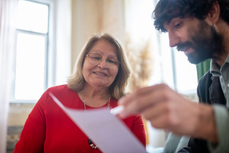 Mutuelles seniors : pourquoi 2027 s&rsquo;annonce comme la plus forte hausse depuis des années